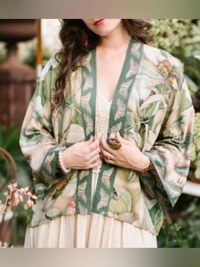 Market of Stars FLEUR DE SOLEIL PIXIE DUSTER (CROPPED-LENGTH) Vintage Floral Ar